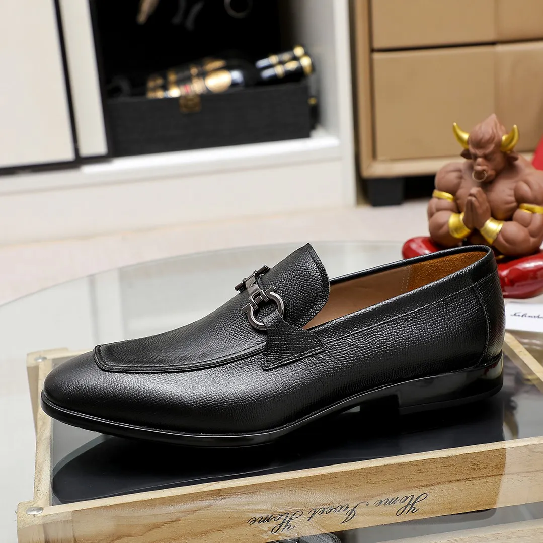 Men's shoes 💰600 🕷🕷🐂【Ferragamo】 Popular fashion casual shoes🇨🇳Official website counter 1:1 production, original mold opening💯Good quality can be seen, imported high-end first-layer pebbled calfskin, water-dyed🐂leather lining🌿very clear texture, high-quality waterproof, non-slip and wear-resistant outsole🎋high quality and low price, truly handmade🍓, 5 colors available! Code number 38-44 (45. To be customized)